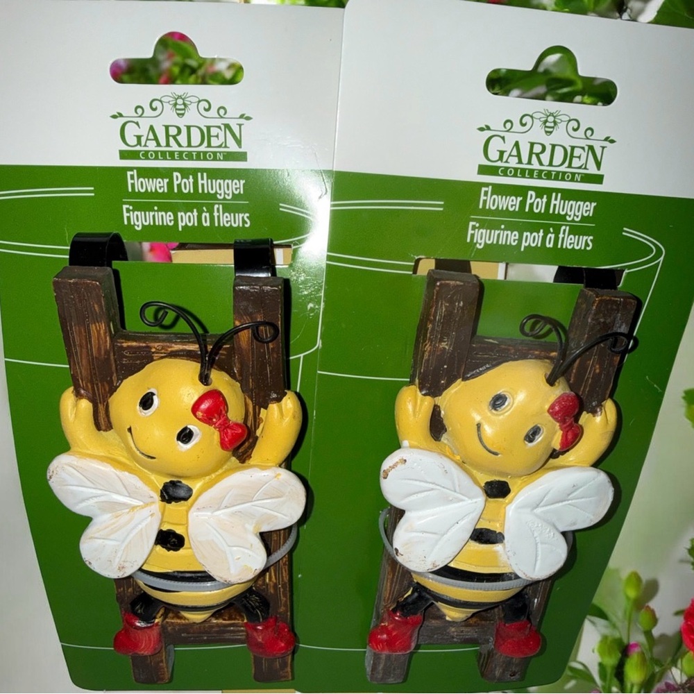 Bumblebee Flower Pot Hugger Set Red Bow & Boots Climbing Bee Planter Decor